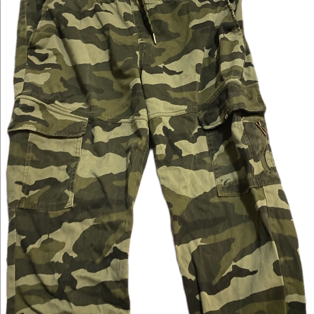 Ecko unltd camo pants. Size XL .